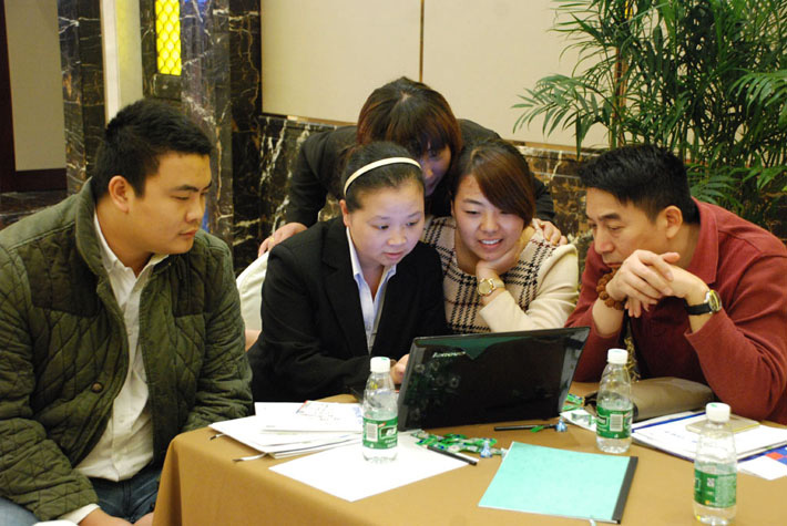 高瞻遠矚，移攬?zhí)煜? 2014年百度移動推廣峰會會議報道